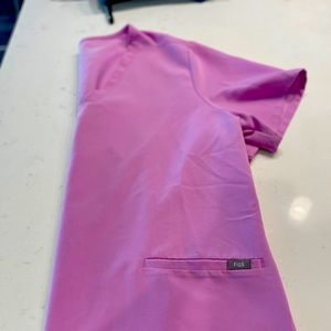 Figs Dusk lavender rare color joggers and single pocket top